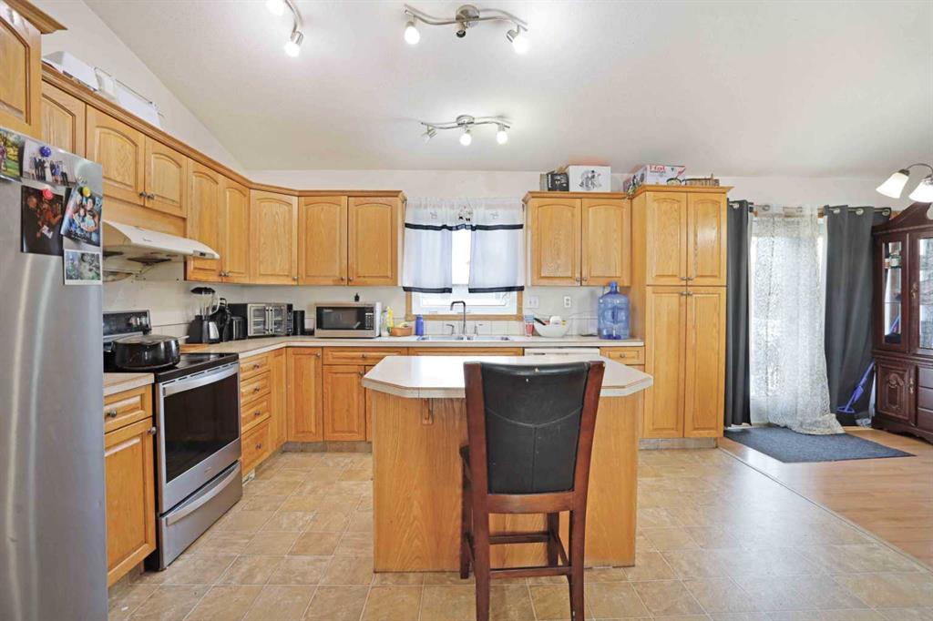12 Upland Place W