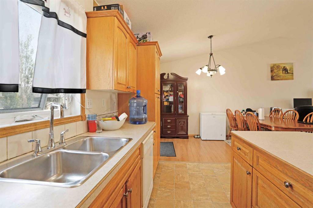 12 Upland Place W