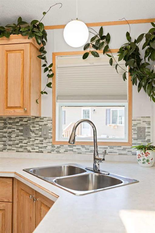 17 & 18 Roseglen Drive 
