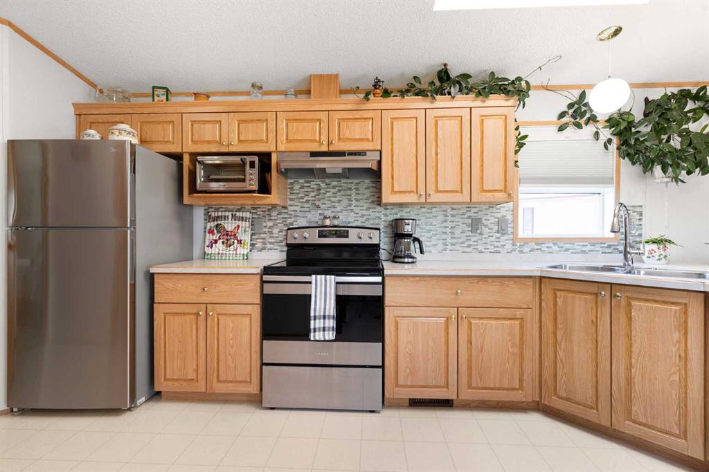 17 & 18 Roseglen Drive 