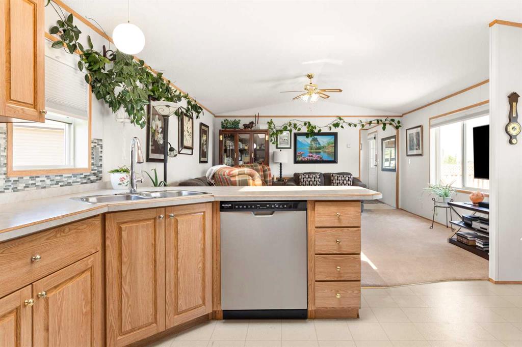 17 & 18 Roseglen Drive 