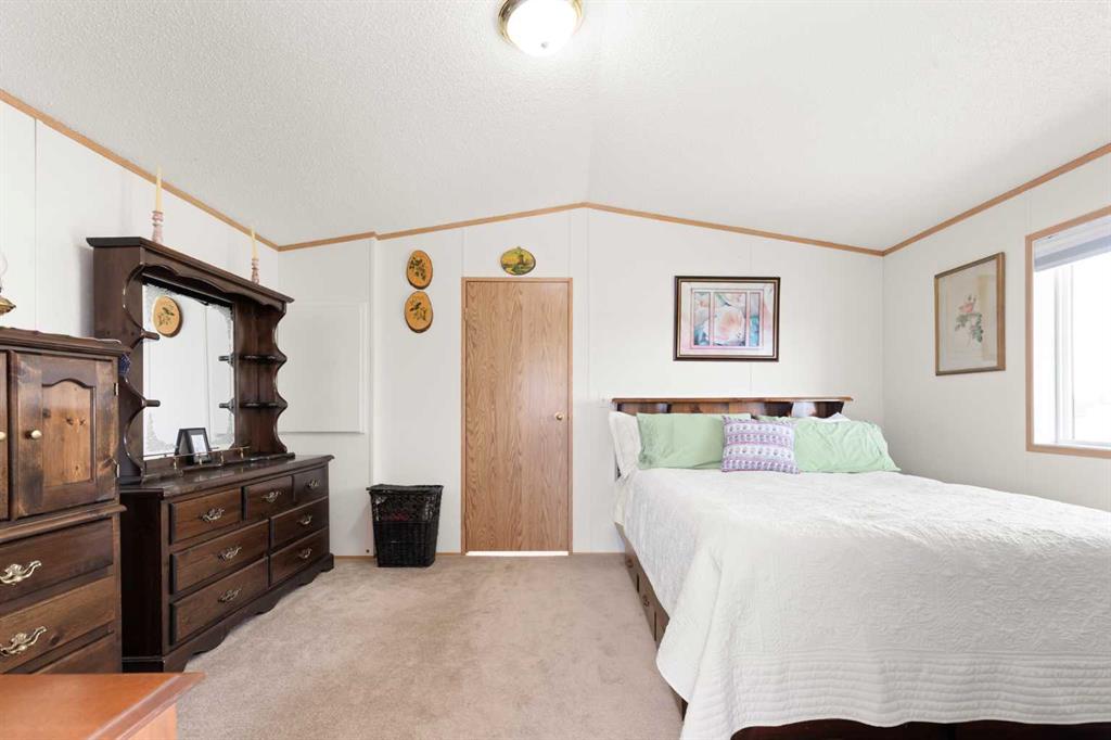17 & 18 Roseglen Drive 