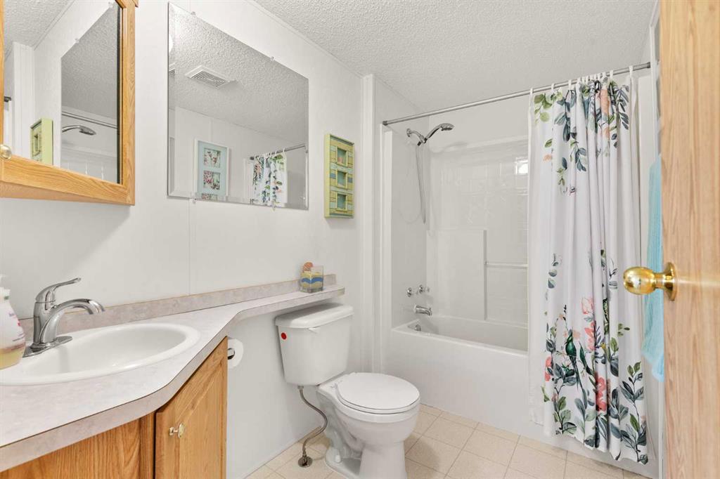 17 & 18 Roseglen Drive 