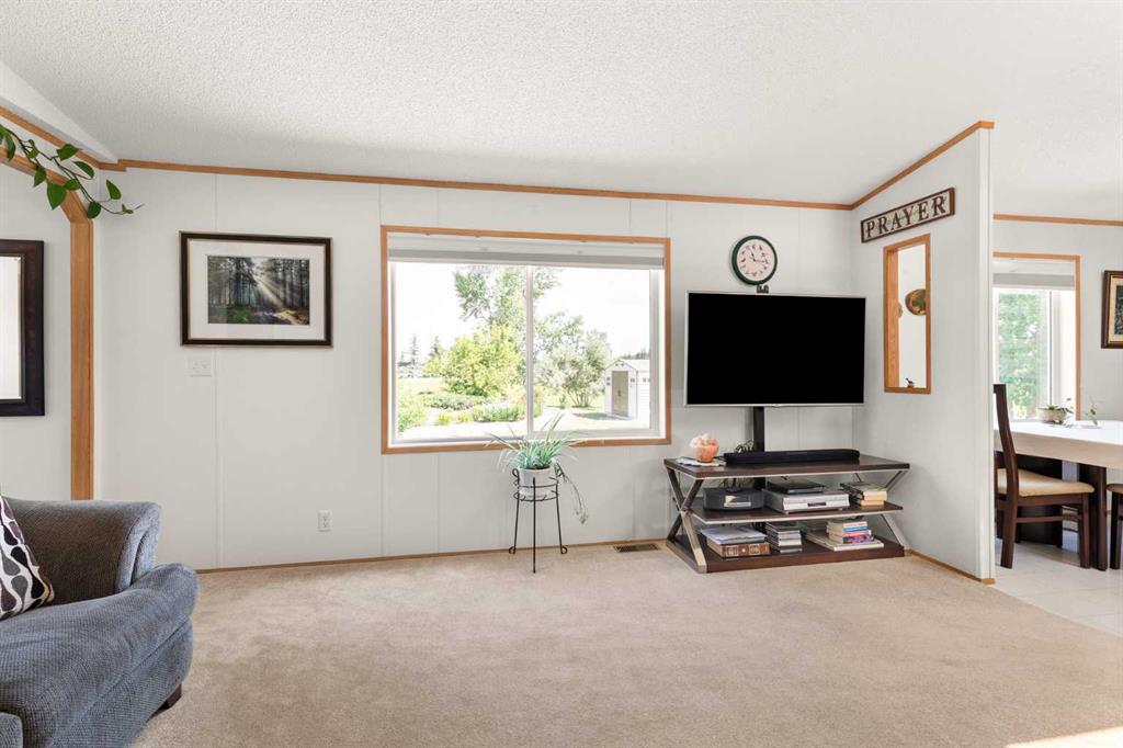 17 & 18 Roseglen Drive 