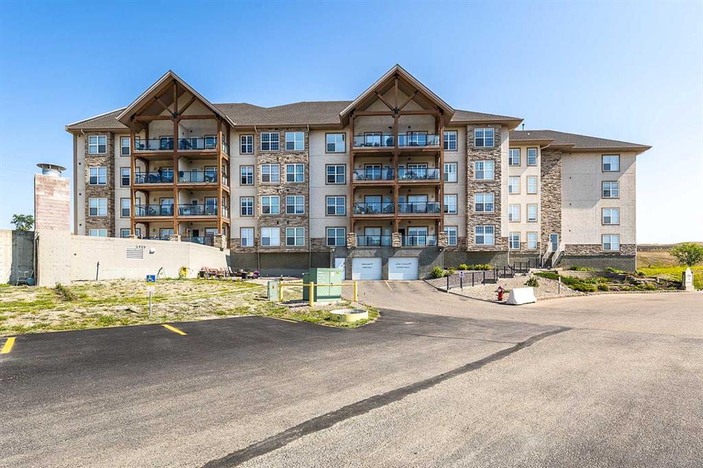 #329 201 River Ridge Drive NW, Medicine Hat