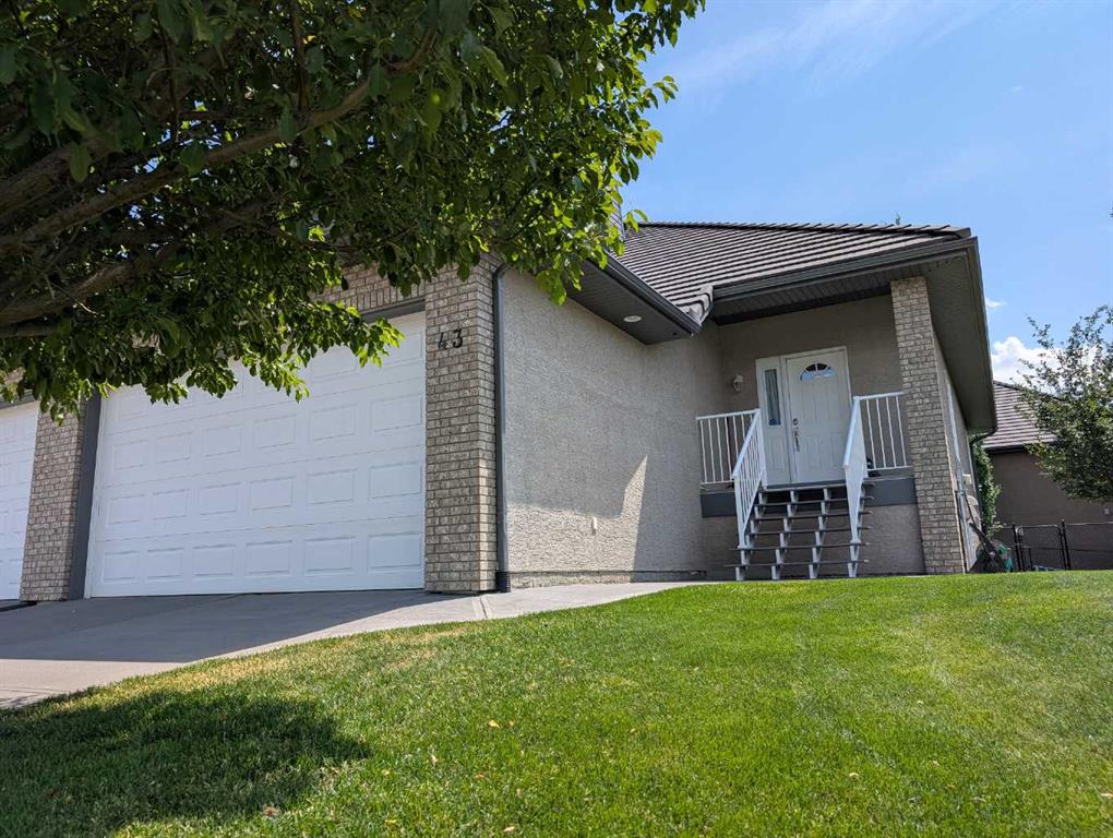 43 Desert Blume Crescent SW, Desert Blume