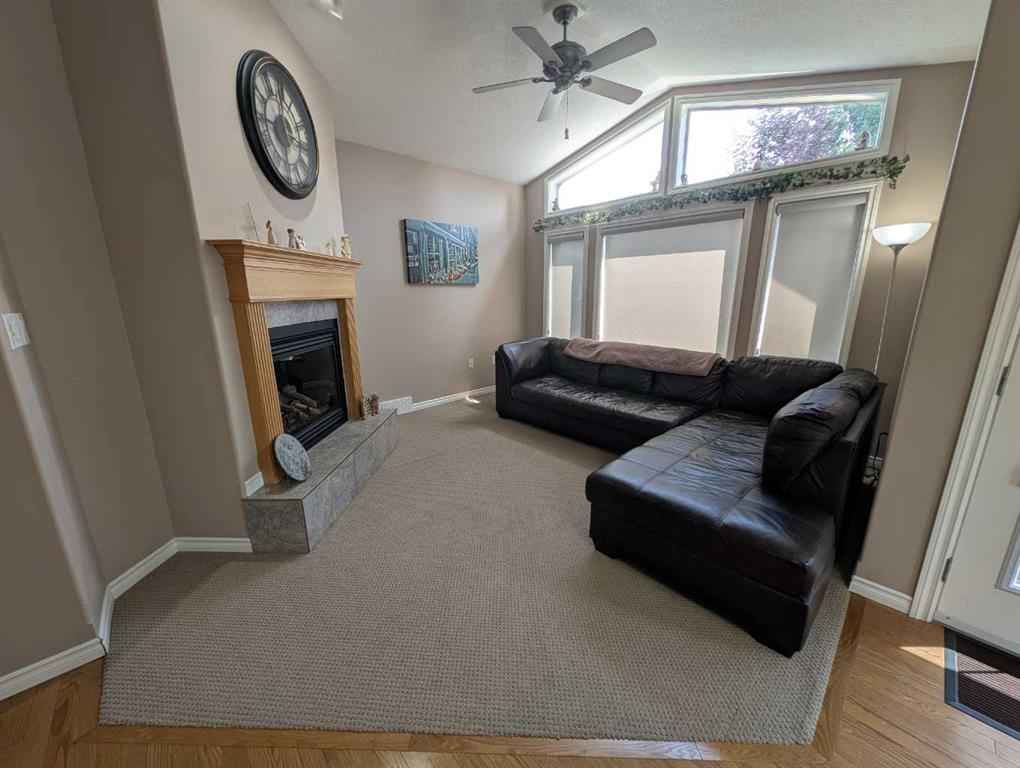 43 Desert Blume Crescent SW