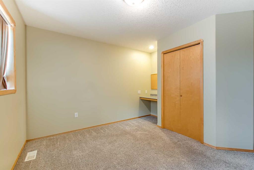 87 Sunrise Road SW