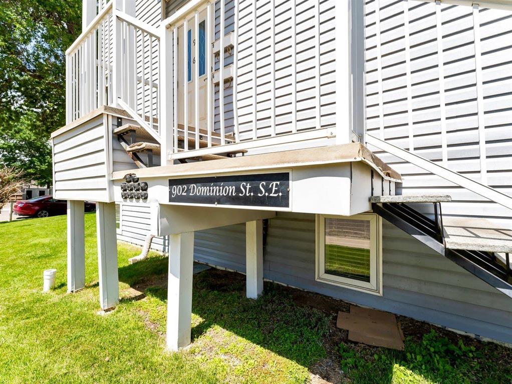 #6 902 Dominion Street SE