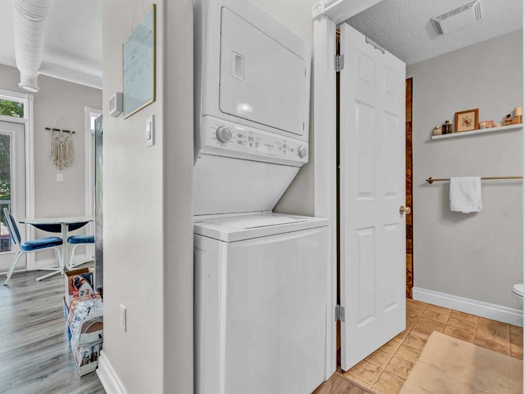 #6 902 Dominion Street SE
