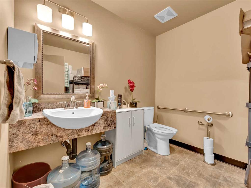 #101 1601 Dunmore Road SE