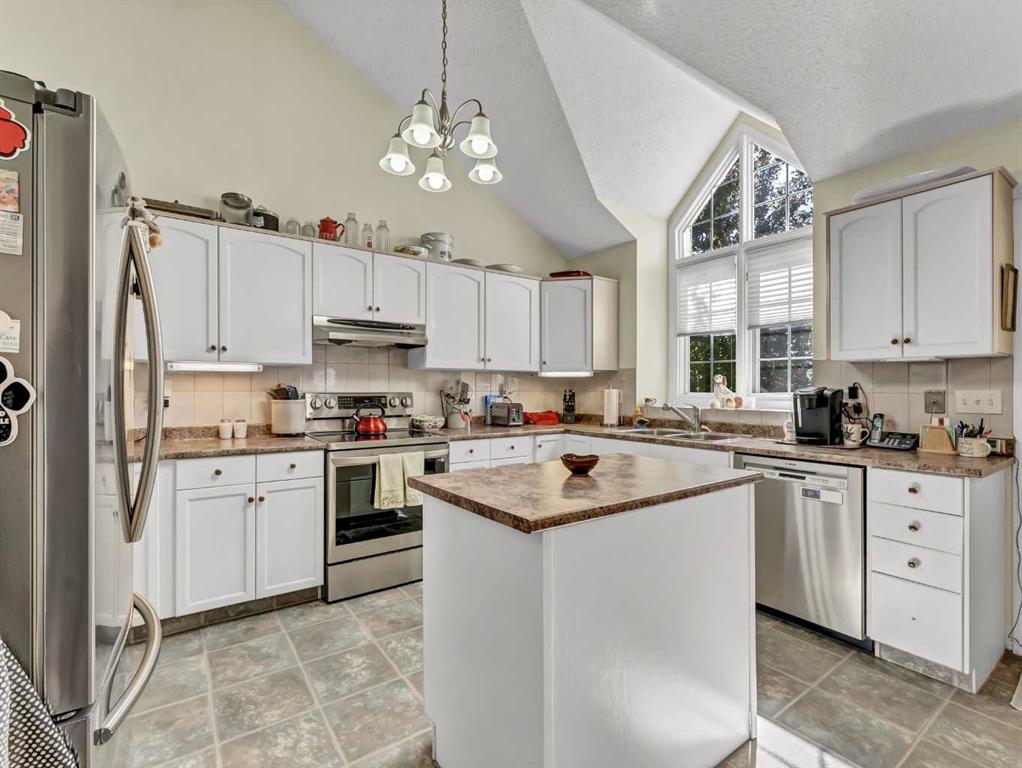 451 Sprague Way SE