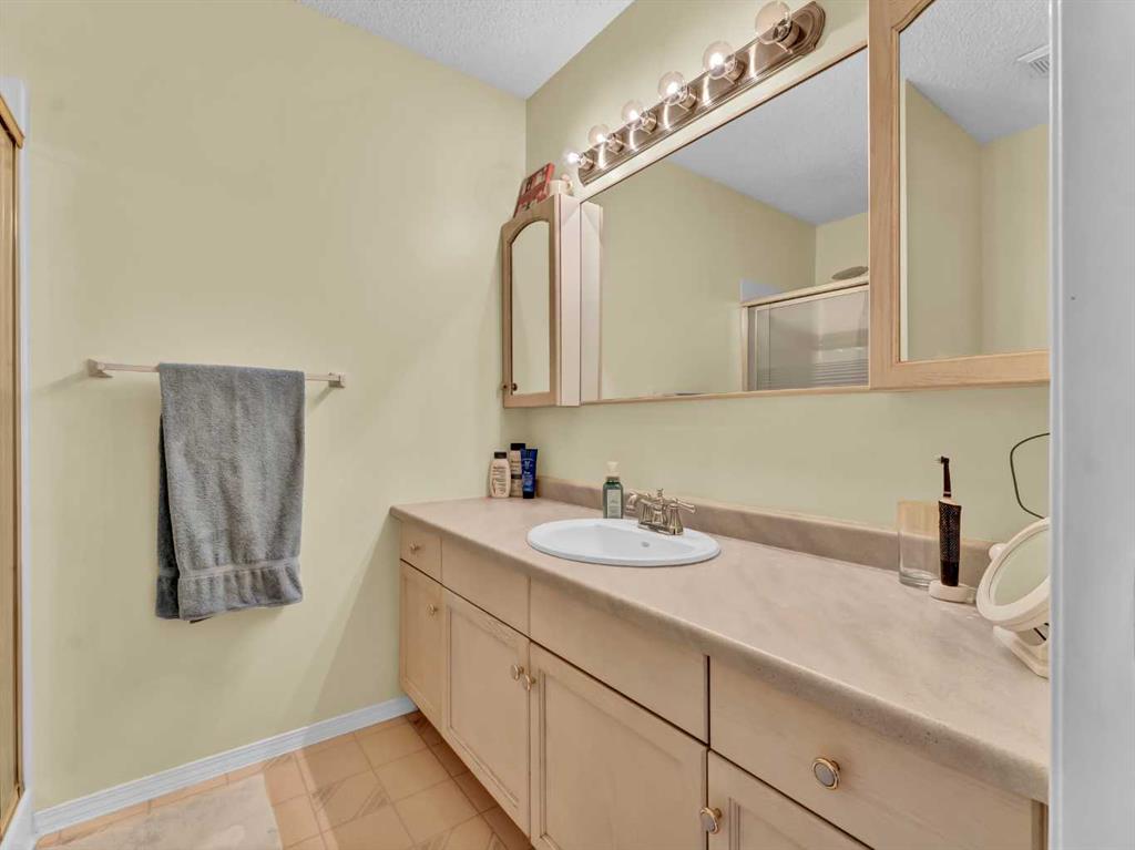 451 Sprague Way SE