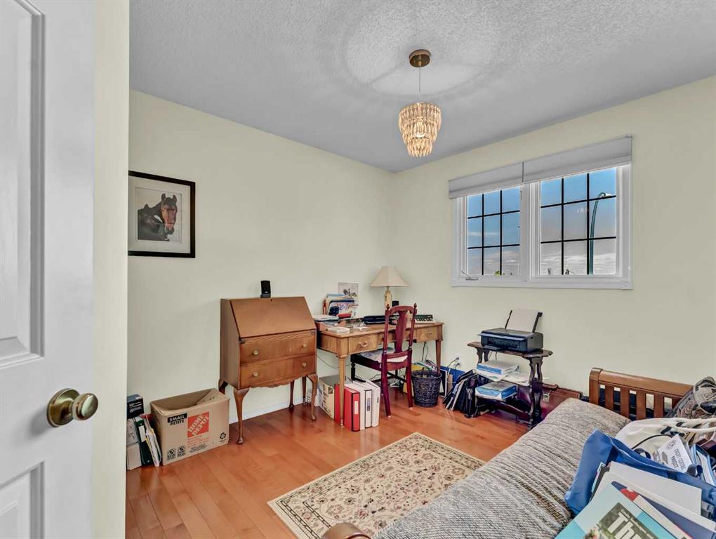 451 Sprague Way SE
