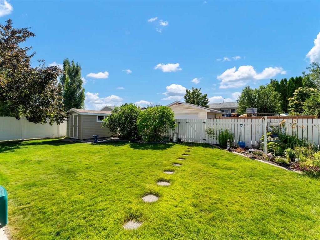 451 Sprague Way SE