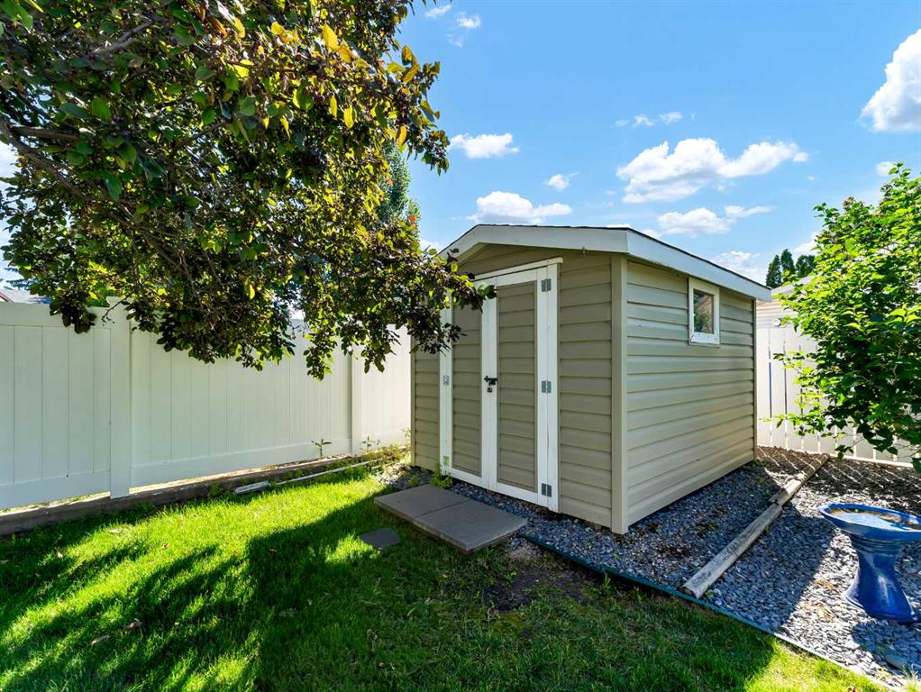 451 Sprague Way SE