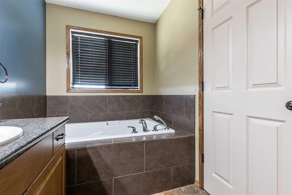 52 Somerside Way SE