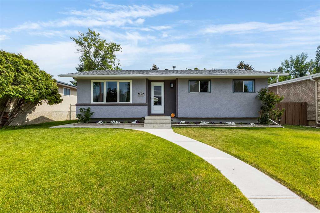 321 18 Street NE, Medicine Hat