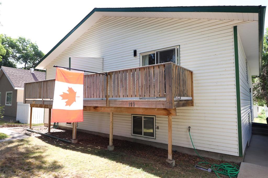 113 3 Street NW, Medicine Hat