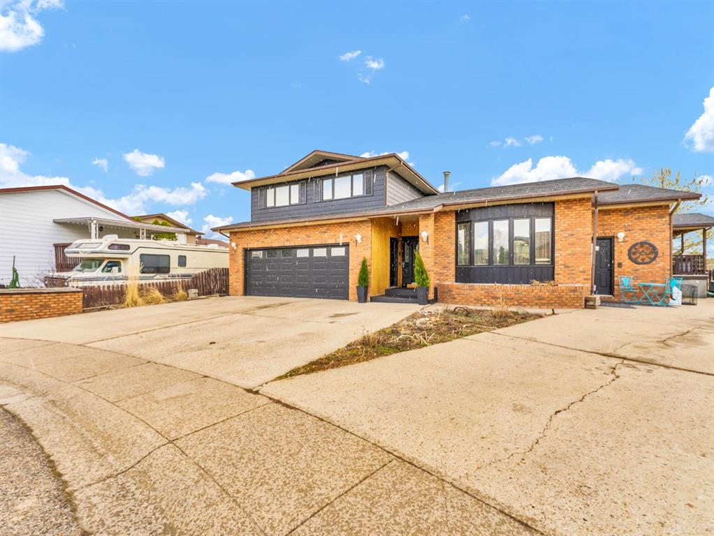 13 Calder Green SE, Medicine Hat