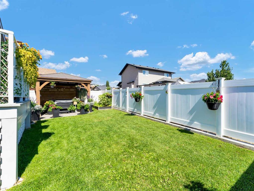 157 Ranchman Crescent NE