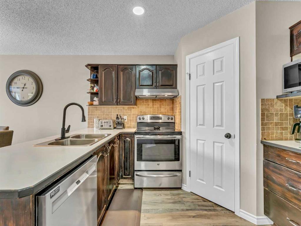 #101 165 South Ridge Drive SE