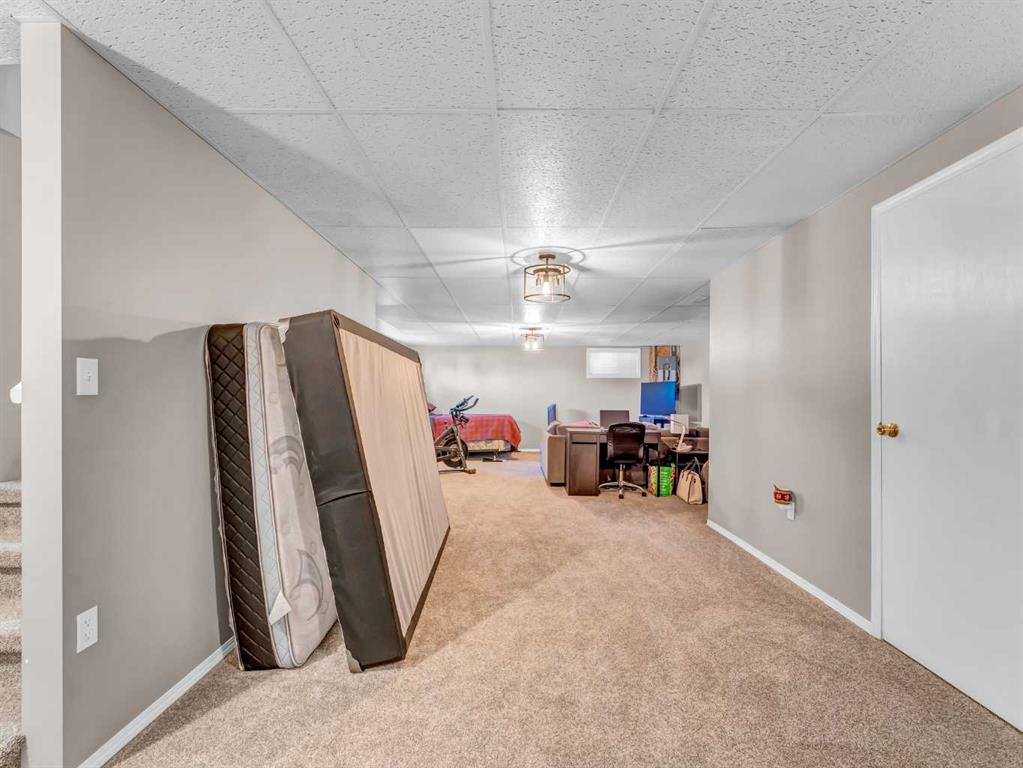 #101 165 South Ridge Drive SE