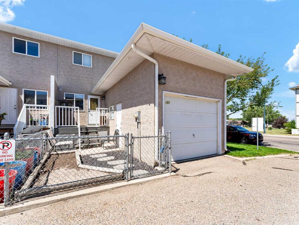 #101 165 South Ridge Drive SE