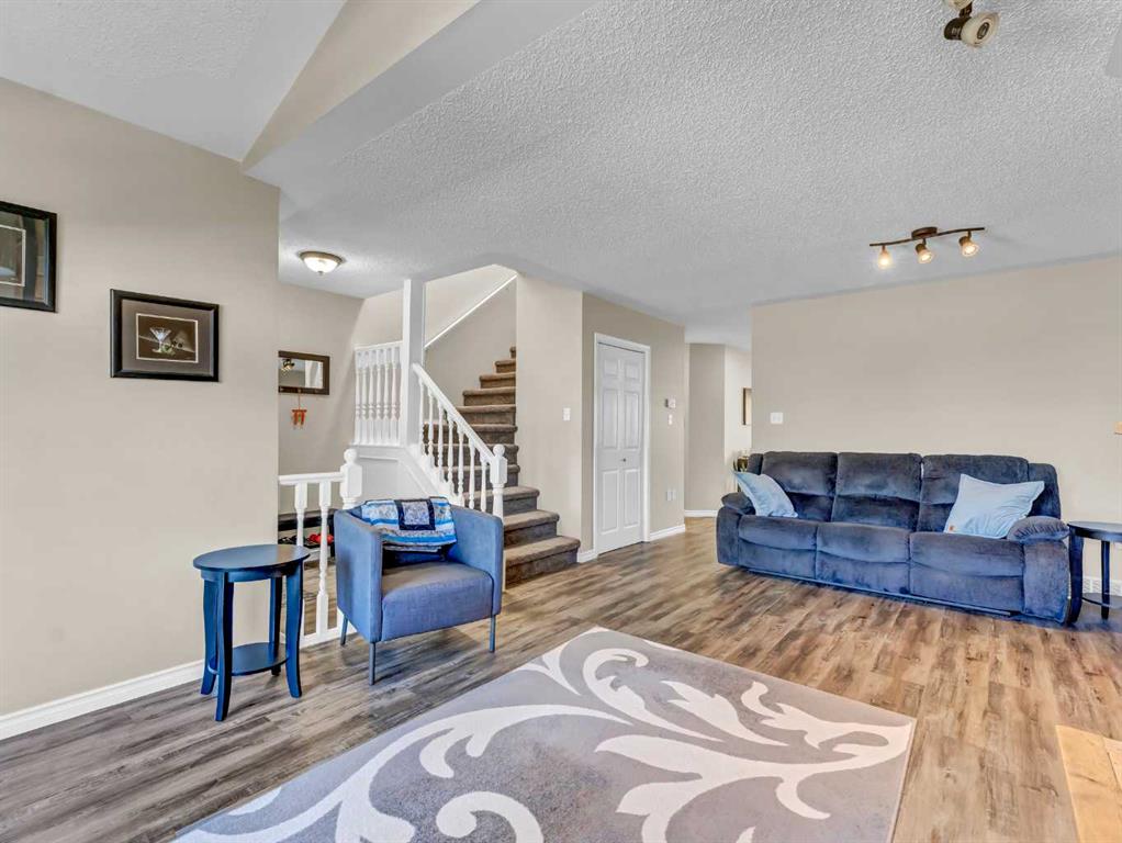 #101 165 South Ridge Drive SE