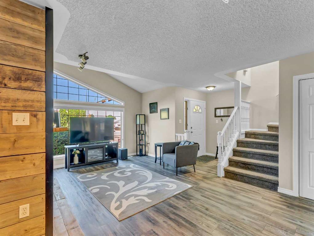 #101 165 South Ridge Drive SE