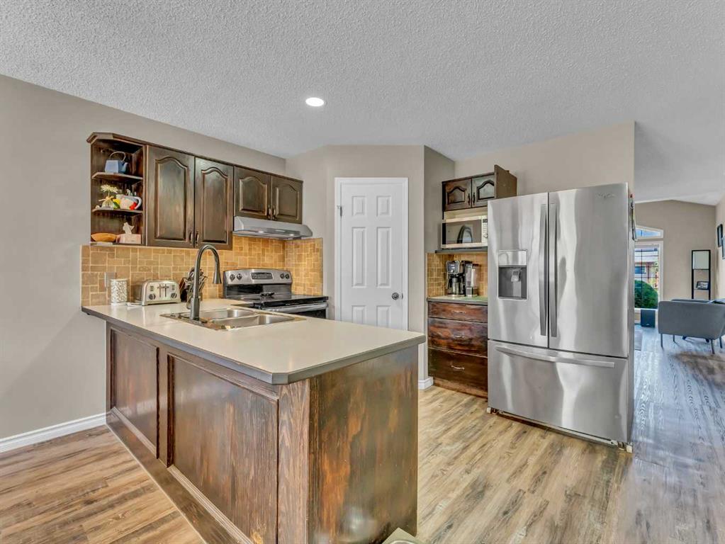 #101 165 South Ridge Drive SE