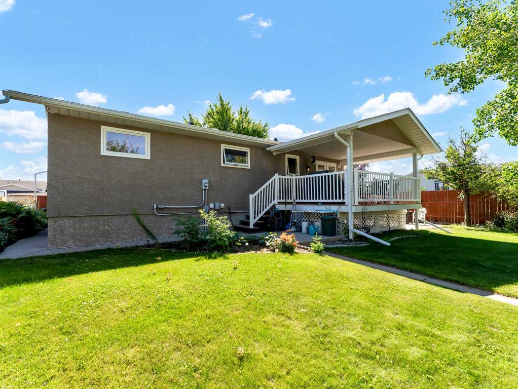 66 Stapeford Crescent SE