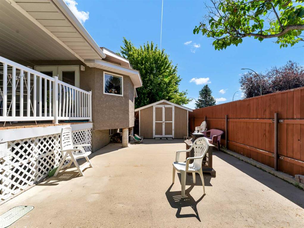 66 Stapeford Crescent SE