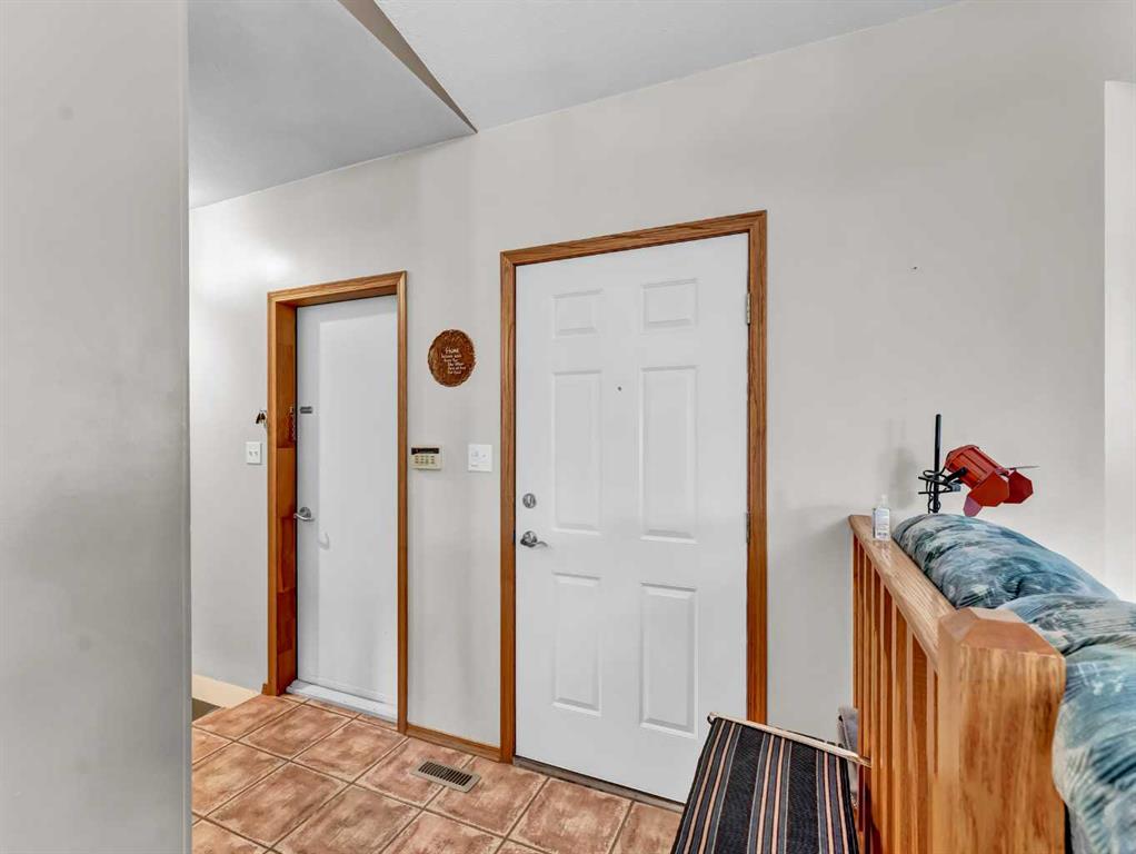 66 Stapeford Crescent SE