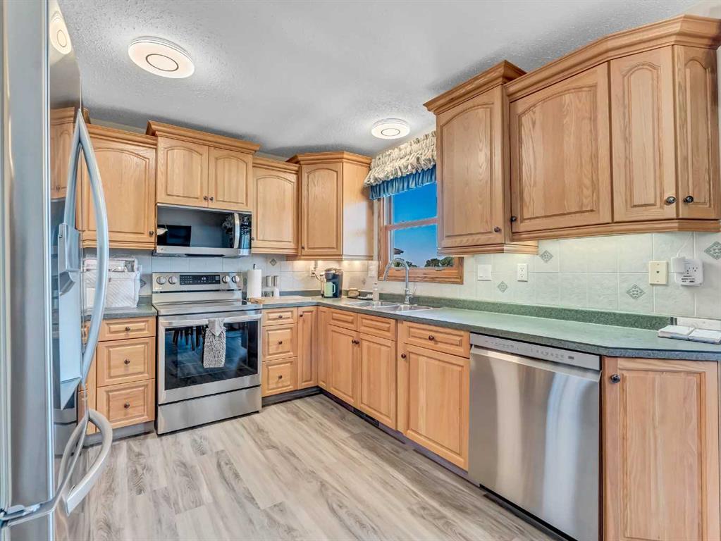24 Sillak Crescent SE