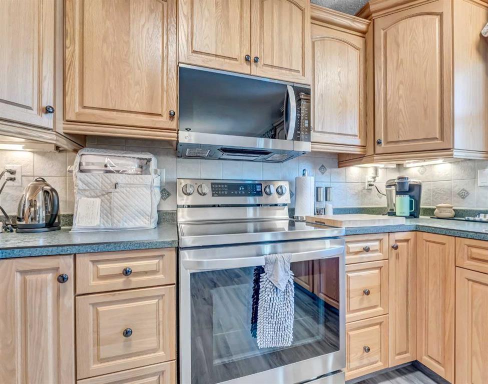 24 Sillak Crescent SE