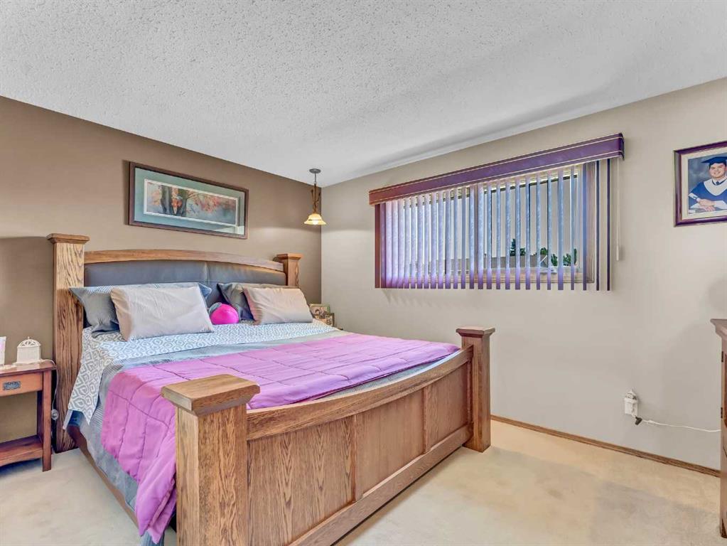 24 Sillak Crescent SE