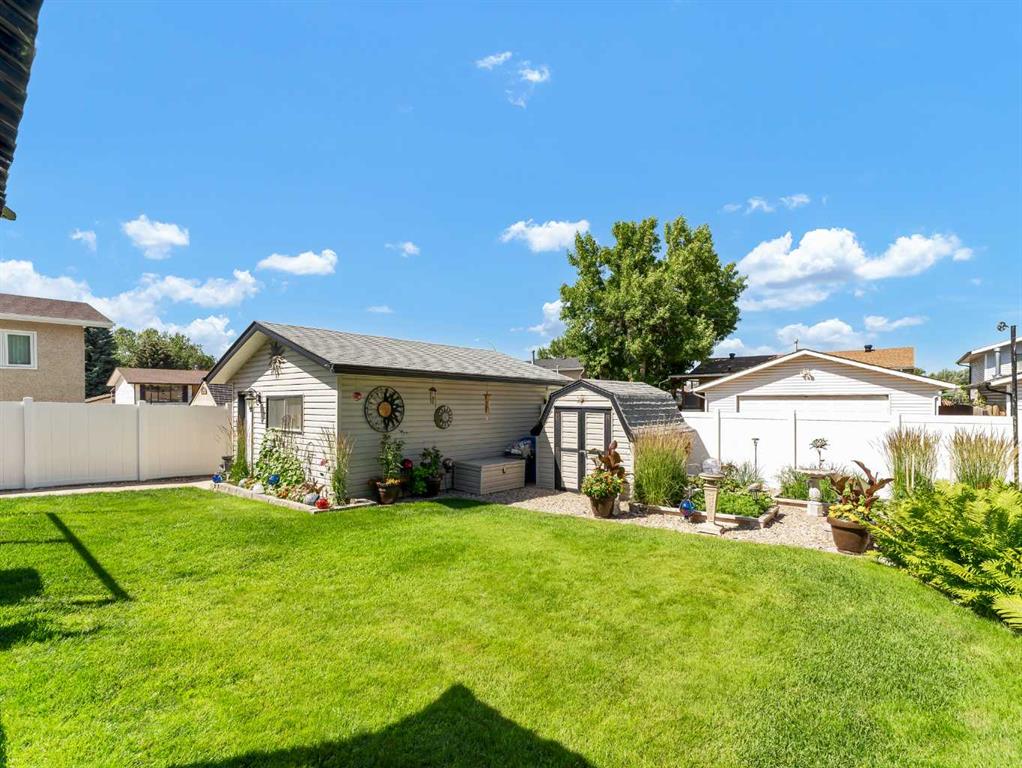24 Sillak Crescent SE