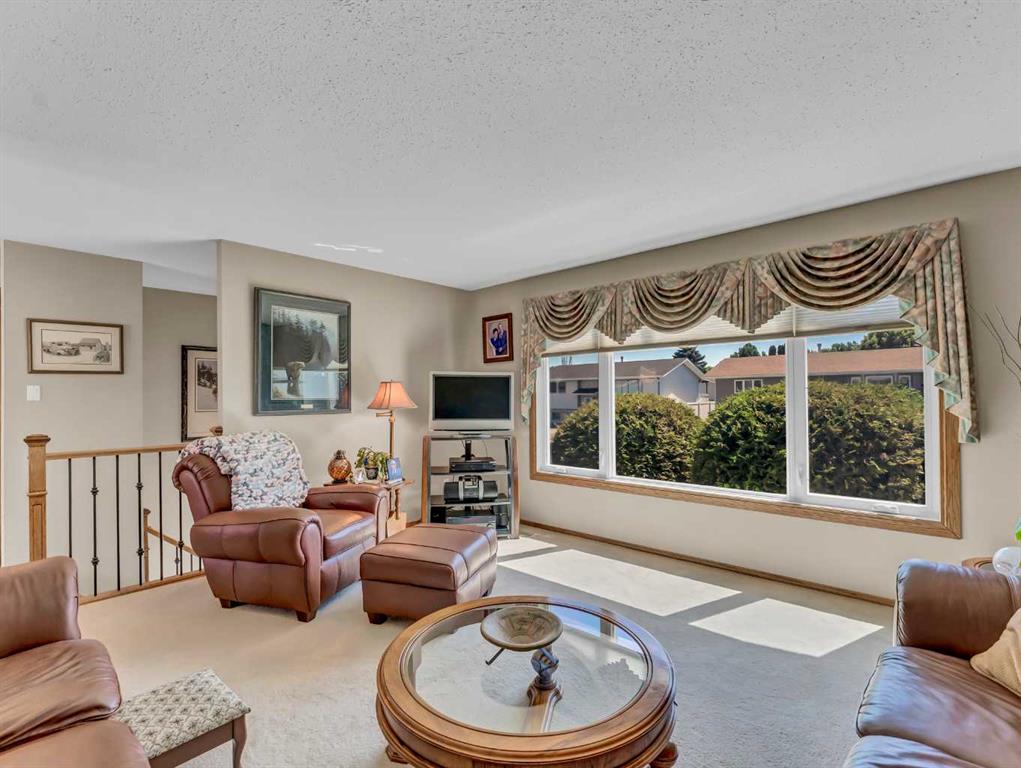 24 Sillak Crescent SE