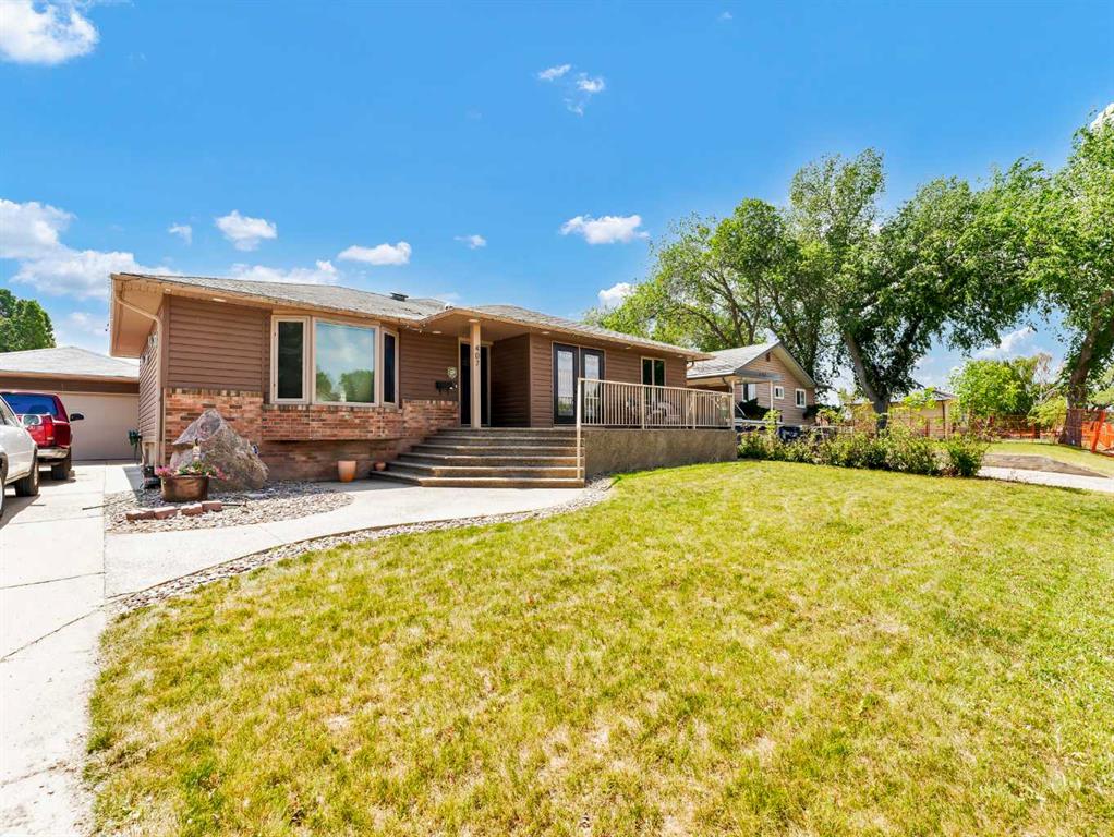 407 13 Street SE, Medicine Hat