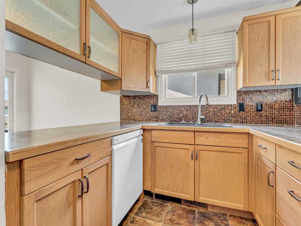 150 Simpson Crescent SE