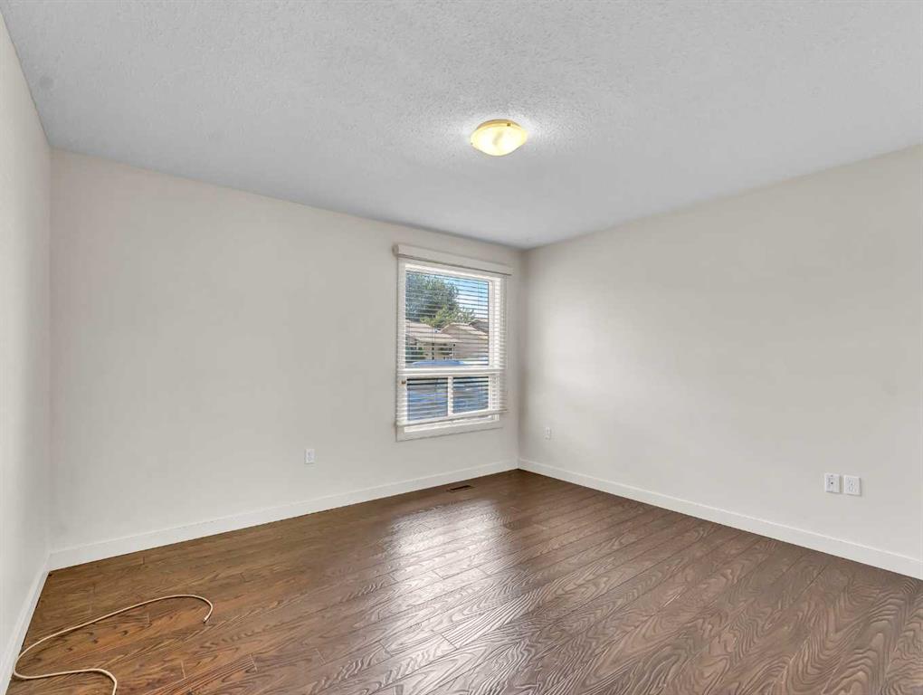 150 Simpson Crescent SE