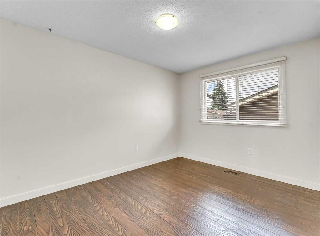 150 Simpson Crescent SE