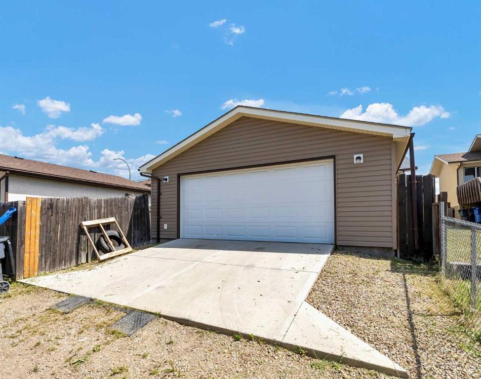 150 Simpson Crescent SE