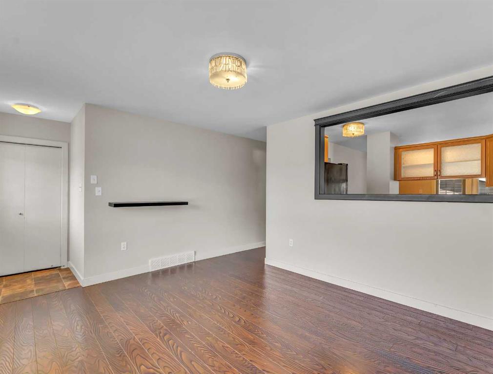 150 Simpson Crescent SE