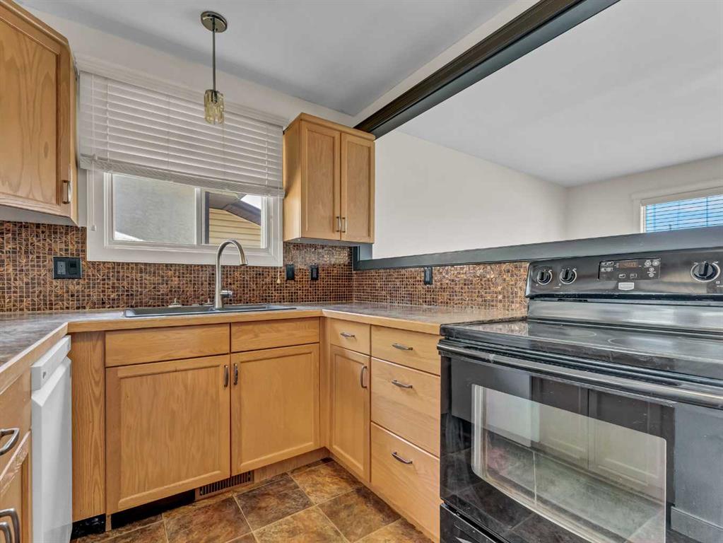 150 Simpson Crescent SE