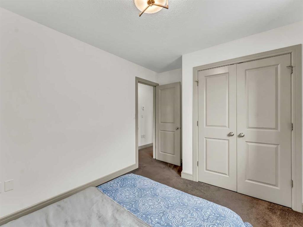527 Vista Drive SE