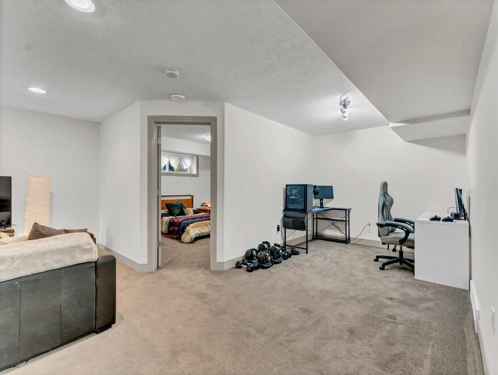 527 Vista Drive SE