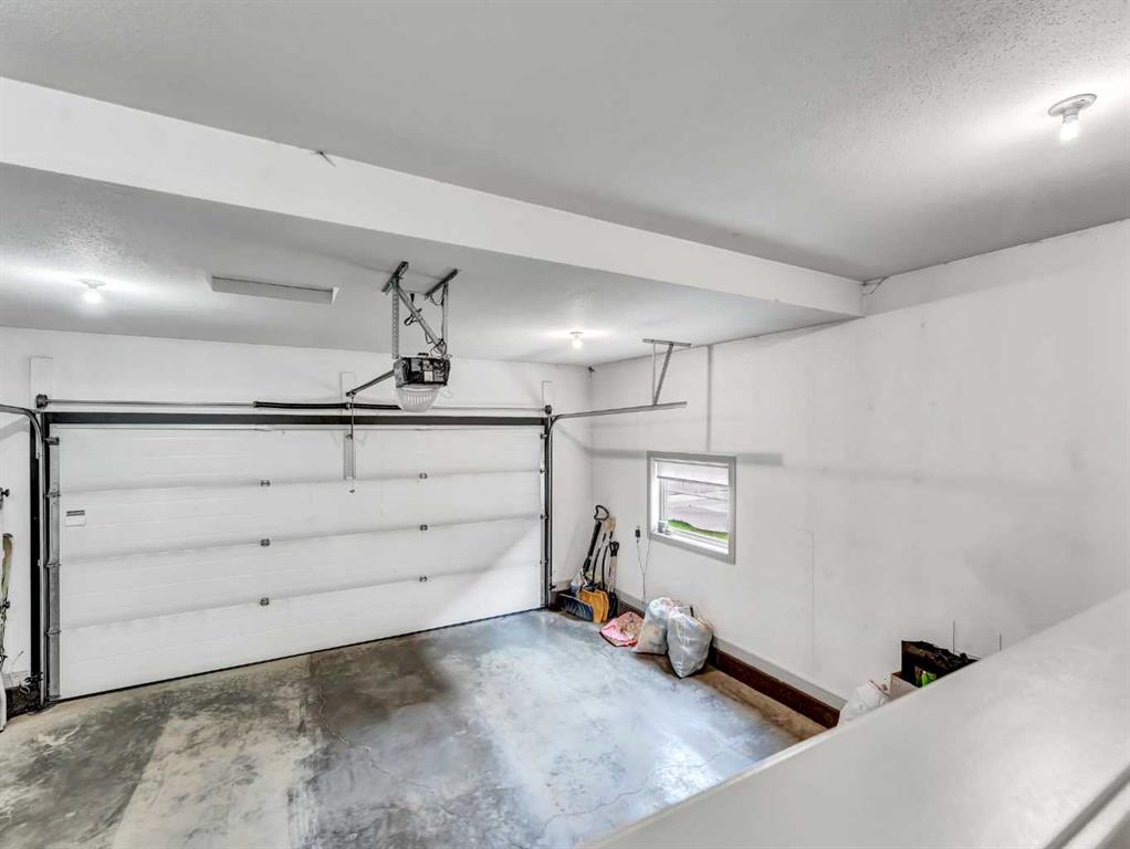 527 Vista Drive SE
