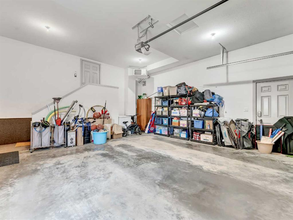 527 Vista Drive SE